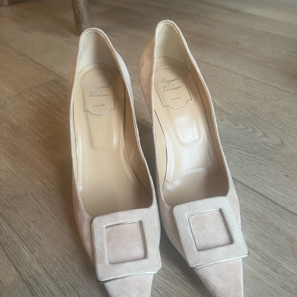 Roger Vivier Beige Heels with Square Buckle
